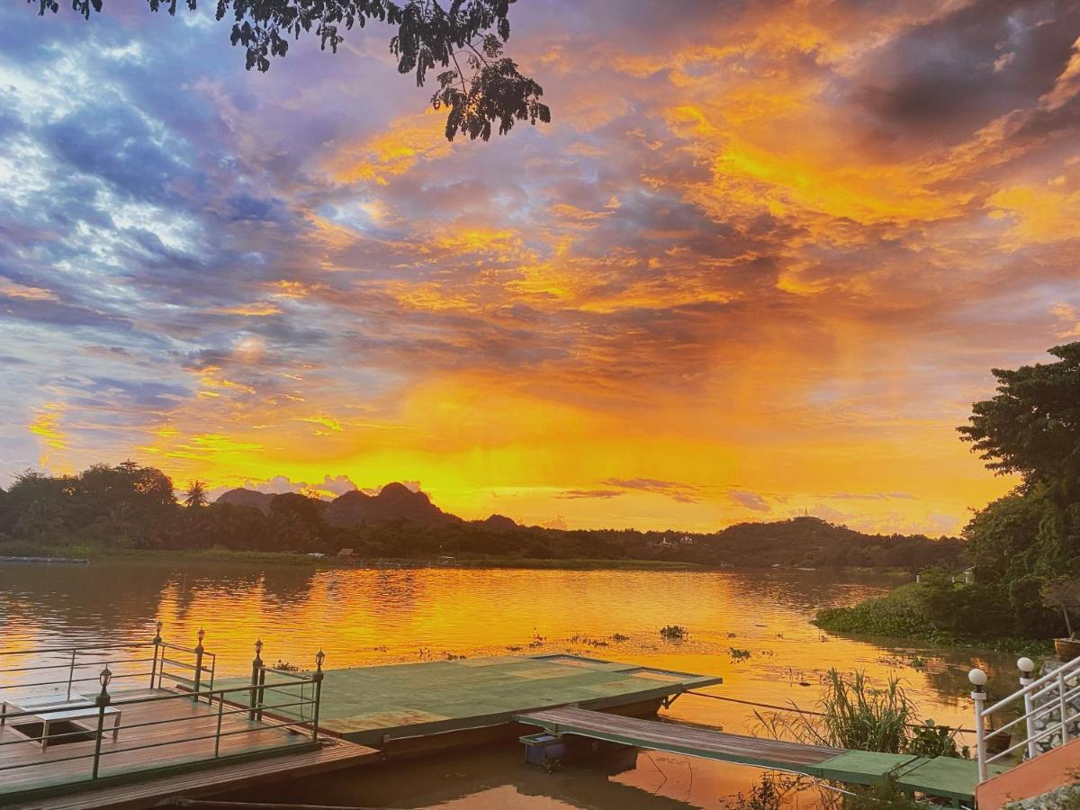 Golden Dragon Kanchanaburi Hotel Exterior foto