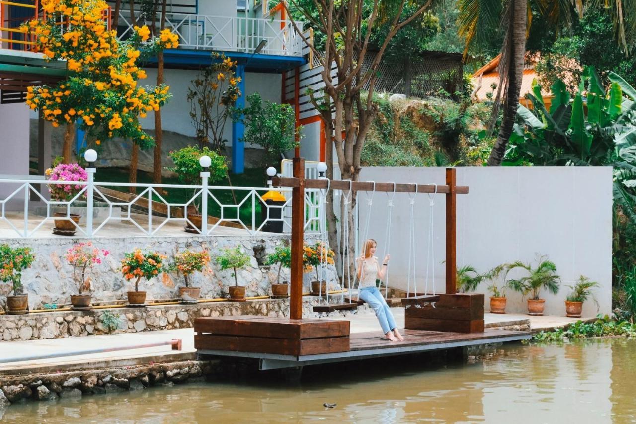 Golden Dragon Kanchanaburi Hotel Exterior foto