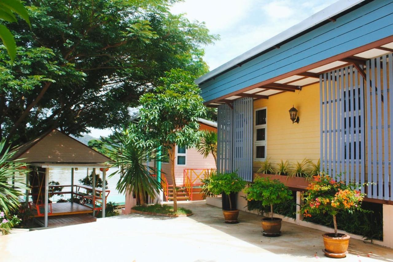 Golden Dragon Kanchanaburi Hotel Exterior foto